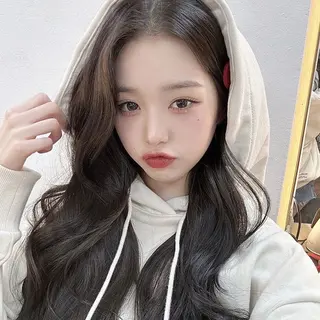 セミロング カラー ヘアアレンジ 赤み消し🫧韓国ヘア 🫧藤岡誠也のヘアスタイル