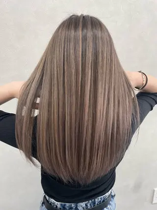 セミロング カラーリスト Maiのヘアスタイル