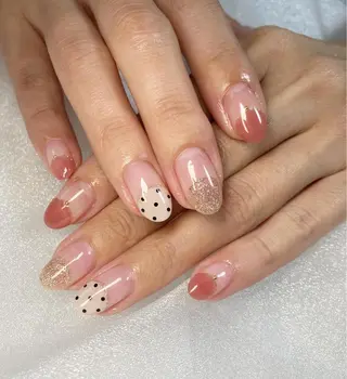 ミディアム ネイル 荒木 莉奈のネイルデザイン