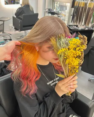セミロング カラー メンズ ブリーチ&エクステ 🥀ケアカラー特化のヘアスタイル