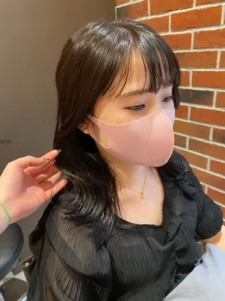 セミロング 髪質改善韓国レイヤー SHIORI🦋のヘアスタイル