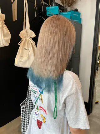 セミロング 【モエカ】グランジ ウルフ/ハイトーンのヘアスタイル