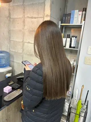 ロング カラー noa 寒色系カラーブリーチのヘアスタイル