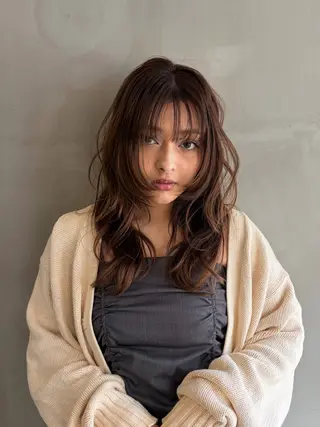 セミロング カラー くすみカラー / 肌馴染み/ 花房佑夏のヘアスタイル