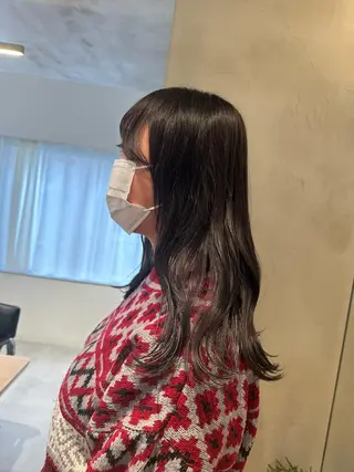 ミディアム ミオ💎ショート 透ける暗髪のヘアスタイル