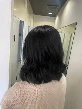 ミディアム ヘアアレンジ ハイトーン/レイヤー 似合わせ・ユキノのヘアスタイル
