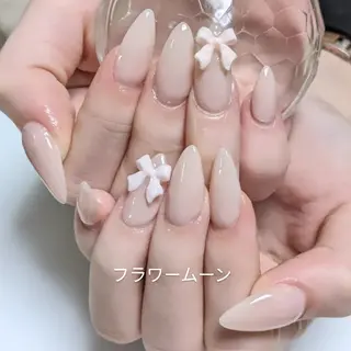 ネイル フラワー ムーンのネイルデザイン