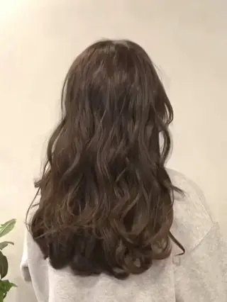 ミディアム buzz所属・岡田 陸のヘアスタイル