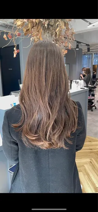 ロング カラー 岸本 理希のヘアスタイル