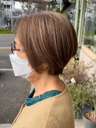 ショート カラー 白髪ぼかしハイライト 💫ミネ ヒロシのヘアスタイル