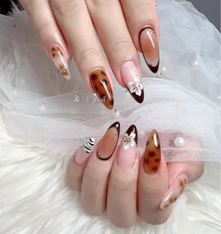 ネイル &ME ネイルサロンのネイルデザイン