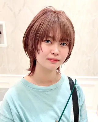 ショート 大阪ウルフカット 🐺デザインカラーのヘアスタイル