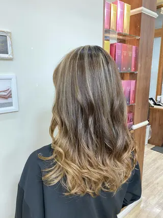カラー SALOWIN栄 高須大貴のヘアスタイル
