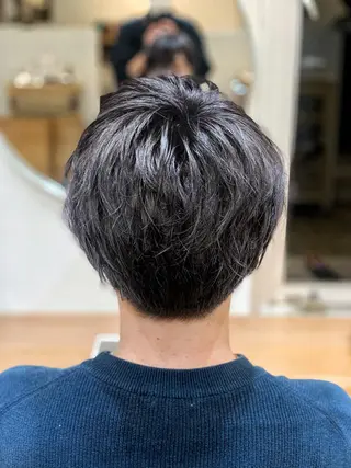 ミディアム カラー メンズ メンズStylist 山根慧のヘアスタイル