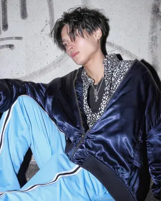 ミディアム パーマ メンズ 佐藤 拓未のヘアスタイル