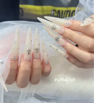 ミディアム Pio Mielのネイルデザイン