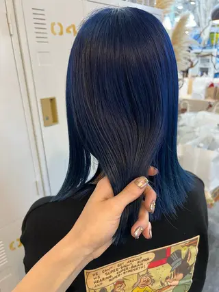 ミディアム カラー LOMARLIE JURIAのヘアスタイル