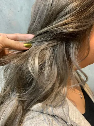 ロング Yuki☺︎パーマ レイヤーカットのヘアスタイル