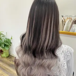 ロング PREss Natsumiのヘアスタイル