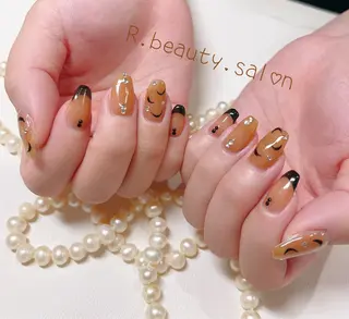 ネイル R.beauty サロンのネイルデザイン