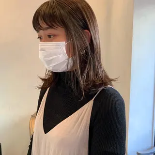 ロング カラー SAKINO． ベージュカラーのヘアスタイル