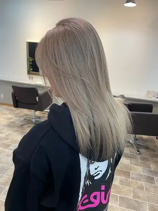 セミロング カラー YUI/ ブリーチカラー🌷のヘアスタイル