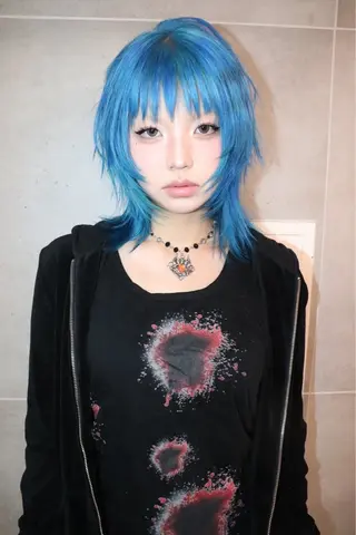 ミディアム ✴︎TO-MA✴︎ レッドカラー/透明感のヘアスタイル