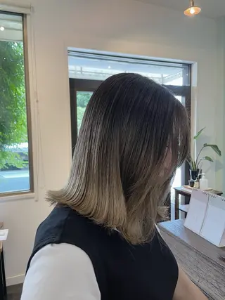 ミディアム 三國 栞音のヘアスタイル