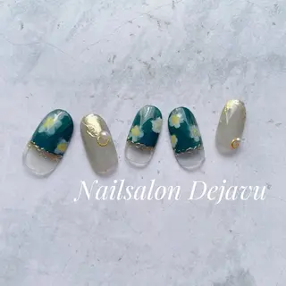 ネイル Nail salon Dejavu 🌿のネイルデザイン