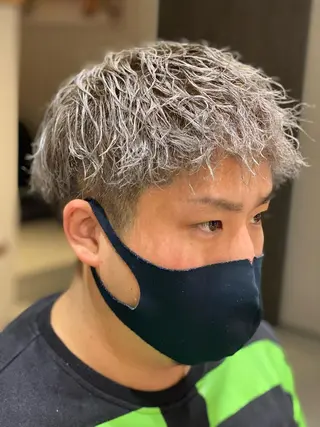 カラー メンズ unopulir 景山　凌のヘアスタイル