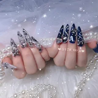 ネイル HAPPINAS🎀  れん🖤痛ネイルのネイルデザイン