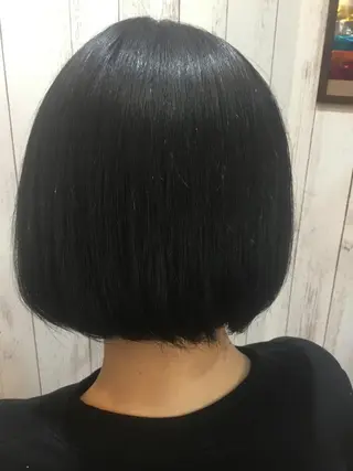 ショート カラー embrace エンブレイスのヘアスタイル