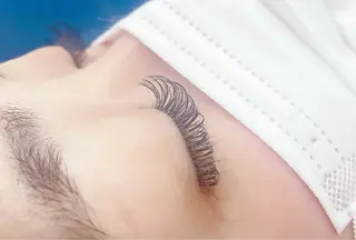 マツエク・マツパ Angeli⭐︎ AKANEのネイルデザイン