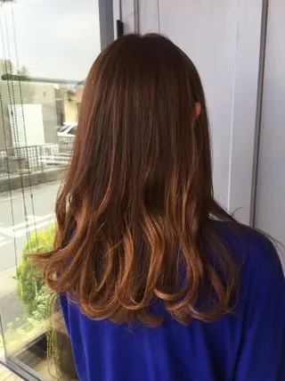 ロング カラー ツキダテ ユイのヘアスタイル