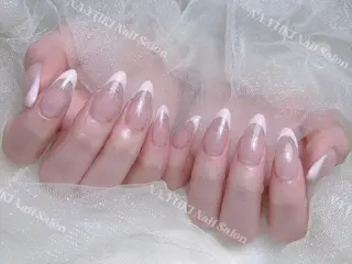 ネイル Queenie 🦋のネイルデザイン