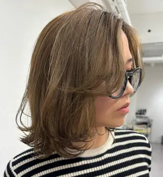 ミディアム ボブ/ベージュ /MIYUのヘアスタイル