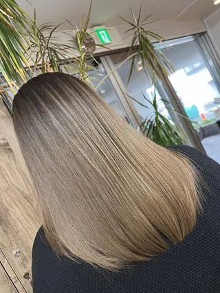 セミロング カラー 🌷かわばた めい🌷のヘアスタイル