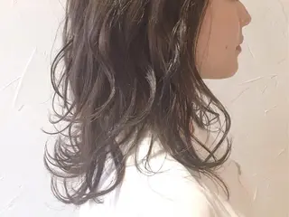 カラー シマダ アユミのヘアスタイル