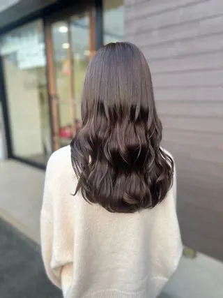 ロング カラー ヘアアレンジ 🤍 minaのヘアスタイル