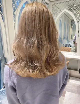 ミディアム ブリーチなし 透明感カラー/艶髪のヘアスタイル