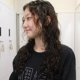 ロング パーマ カーリーパーマ/ 透明ｶﾗｰ/MIKUのヘアスタイル