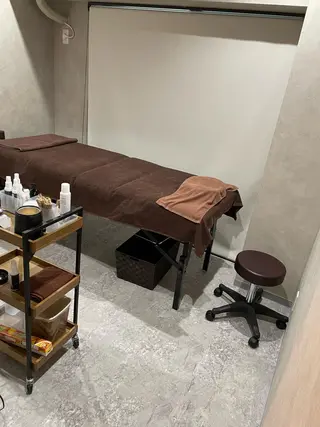 メンズ アイブロウ メンズ脱毛•眉毛 サロンKyle.横浜の眉毛・アイブロウイメージ