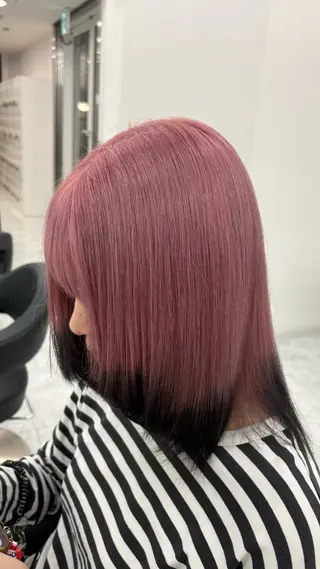 ミディアム カラー 🖤ハイトーン× レイヤー🖤SARAのヘアスタイル