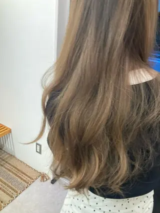 カラー KOBAYASHI TEPPEIのヘアスタイル
