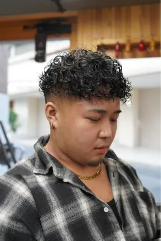 パーマ メンズ 関 晃哉のヘアスタイル