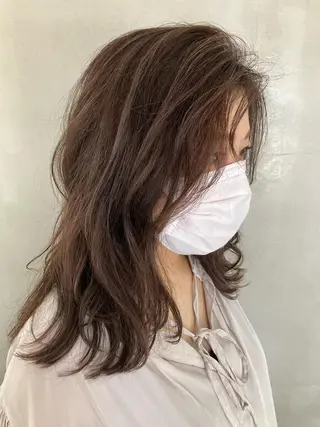 ミディアム Larry🌼中下 美香のヘアスタイル