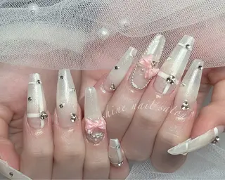 ネイル shineジェル& チップ長さだしのネイルデザイン