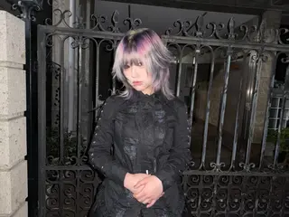 ミディアム ハイトーン/レイヤー ウルフ/V系kanaのヘアスタイル