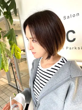 ショート カラー 末石 智のヘアスタイル
