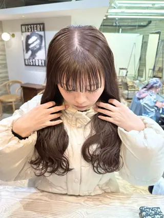 ロング カラー kai .のヘアスタイル